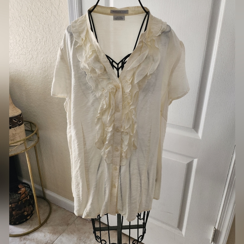 Van Heusen Studio top size XL